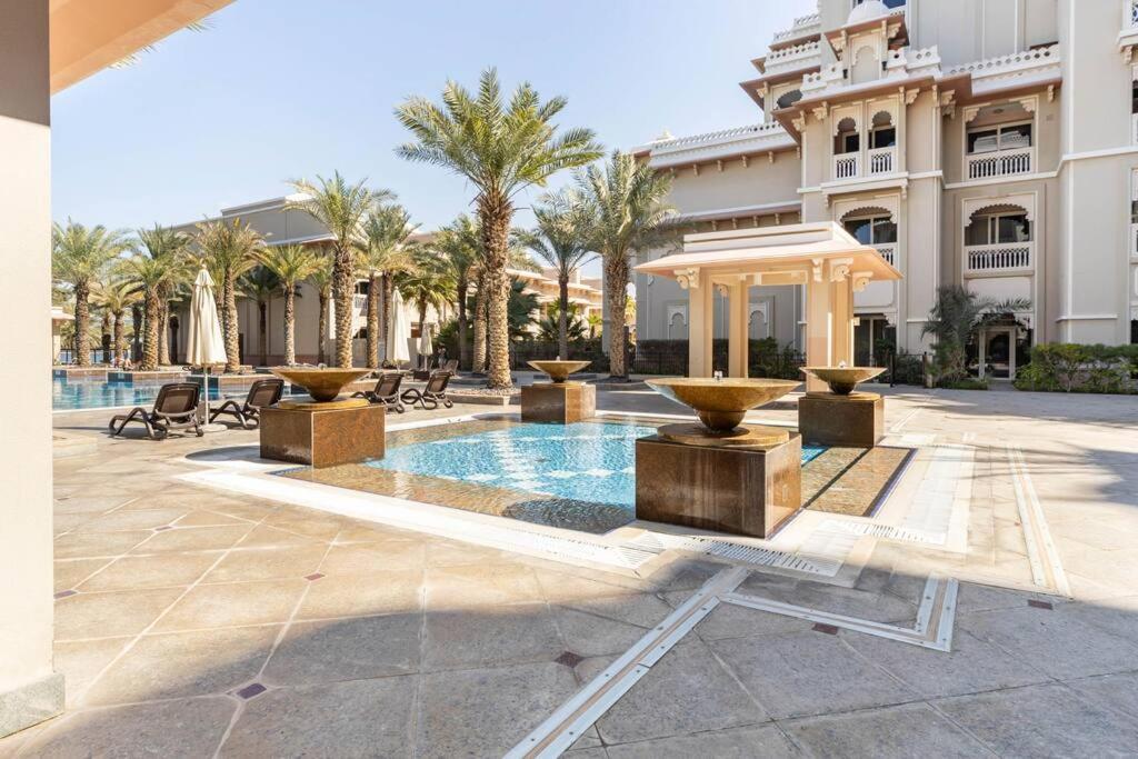 Luxury 1 Bedroom With A Private Beach Taj Granduer Residence At Palm ドバイ エクステリア 写真