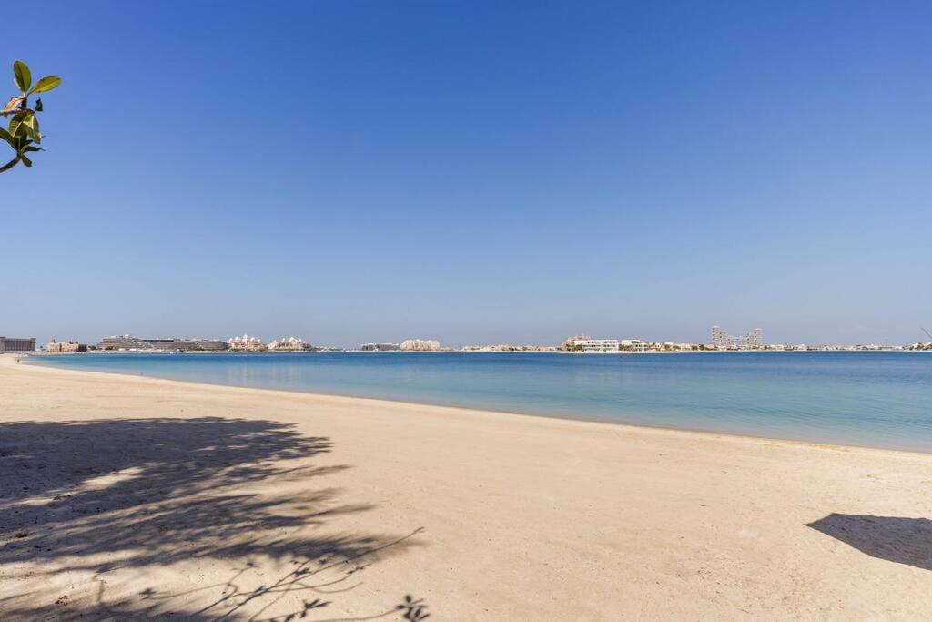 Luxury 1 Bedroom With A Private Beach Taj Granduer Residence At Palm ドバイ エクステリア 写真