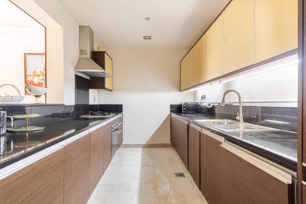Luxury 1 Bedroom With A Private Beach Taj Granduer Residence At Palm ドバイ エクステリア 写真